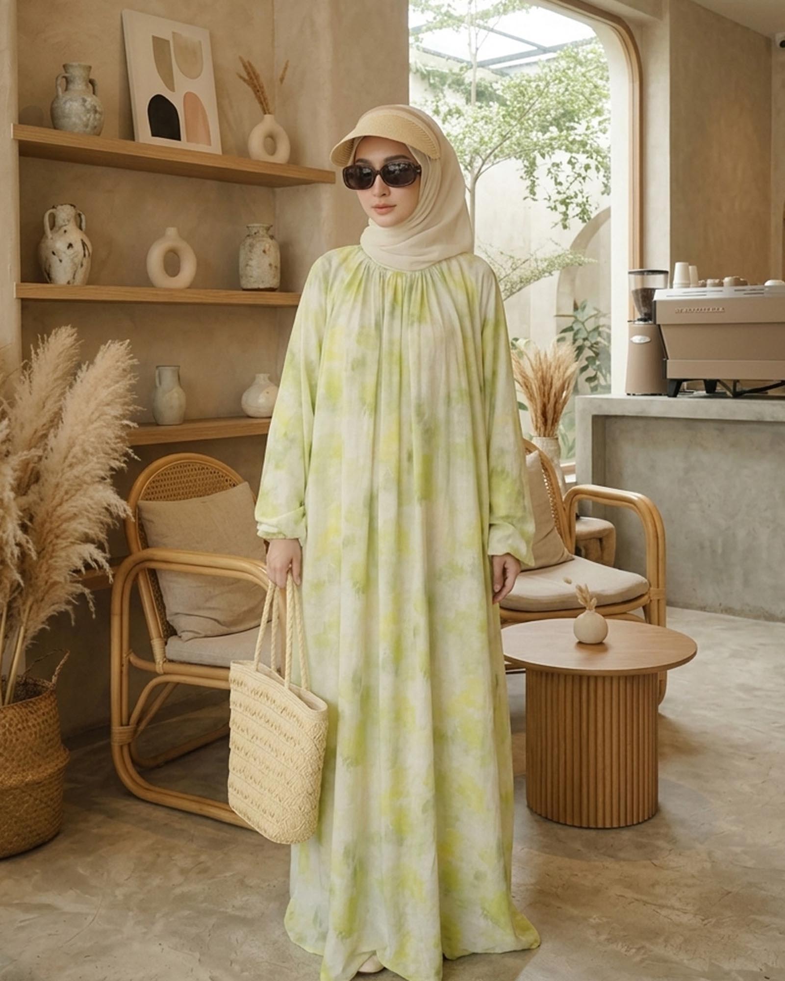 BH10 Emma Dress (Bright Apple) - Image 3
