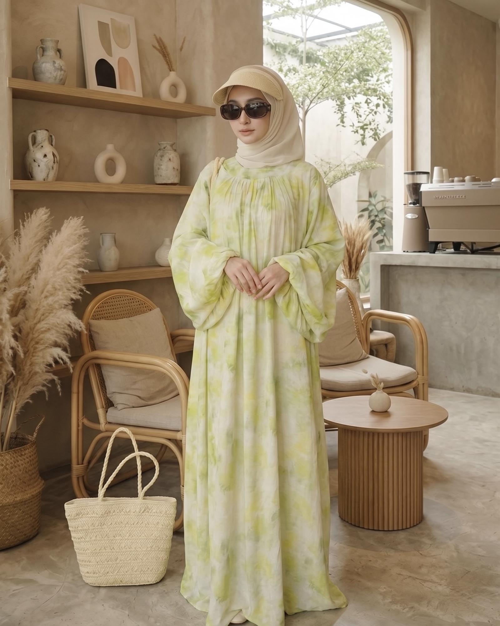 BH10 Emma Dress (Bright Apple)