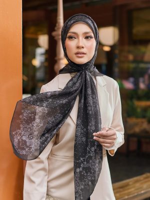 BH01 La Belle (Willow Black)